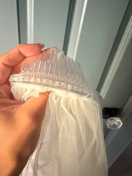 Classic Off-White 5.5ft Bridal Veil with a Hair Comb (Floor Length) main image 4